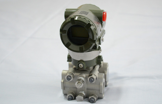 Yokogawa EJA 430A gauge pressure transmitter with 4 to 20 mA signal output