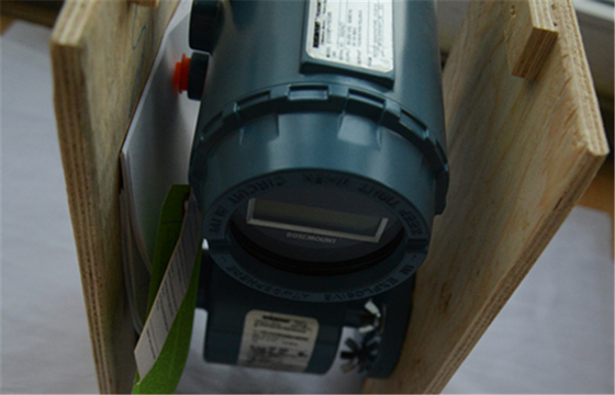 Rosemount Electromagnetic Insertion Flow Meter with Integral or remote mounting